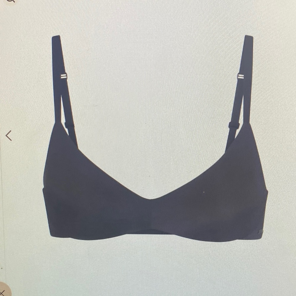 Skims push up plunge